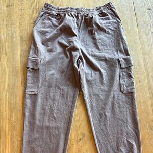 Vuori Performance Cargo Jogger - Size Medium -  Khaki Heathered